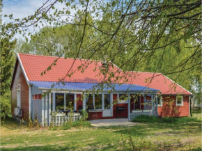 Three-Bedroom Holiday Home in Farentunna
